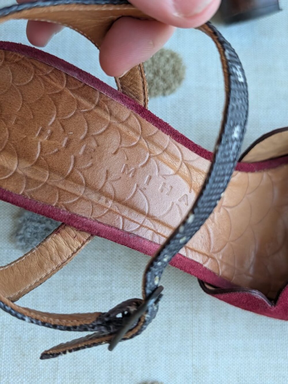 Chie Mihara Scalloped Suede Ankle Strap Sandals Heels US 7.5 / EU 37.5 - Picture 2 of 9